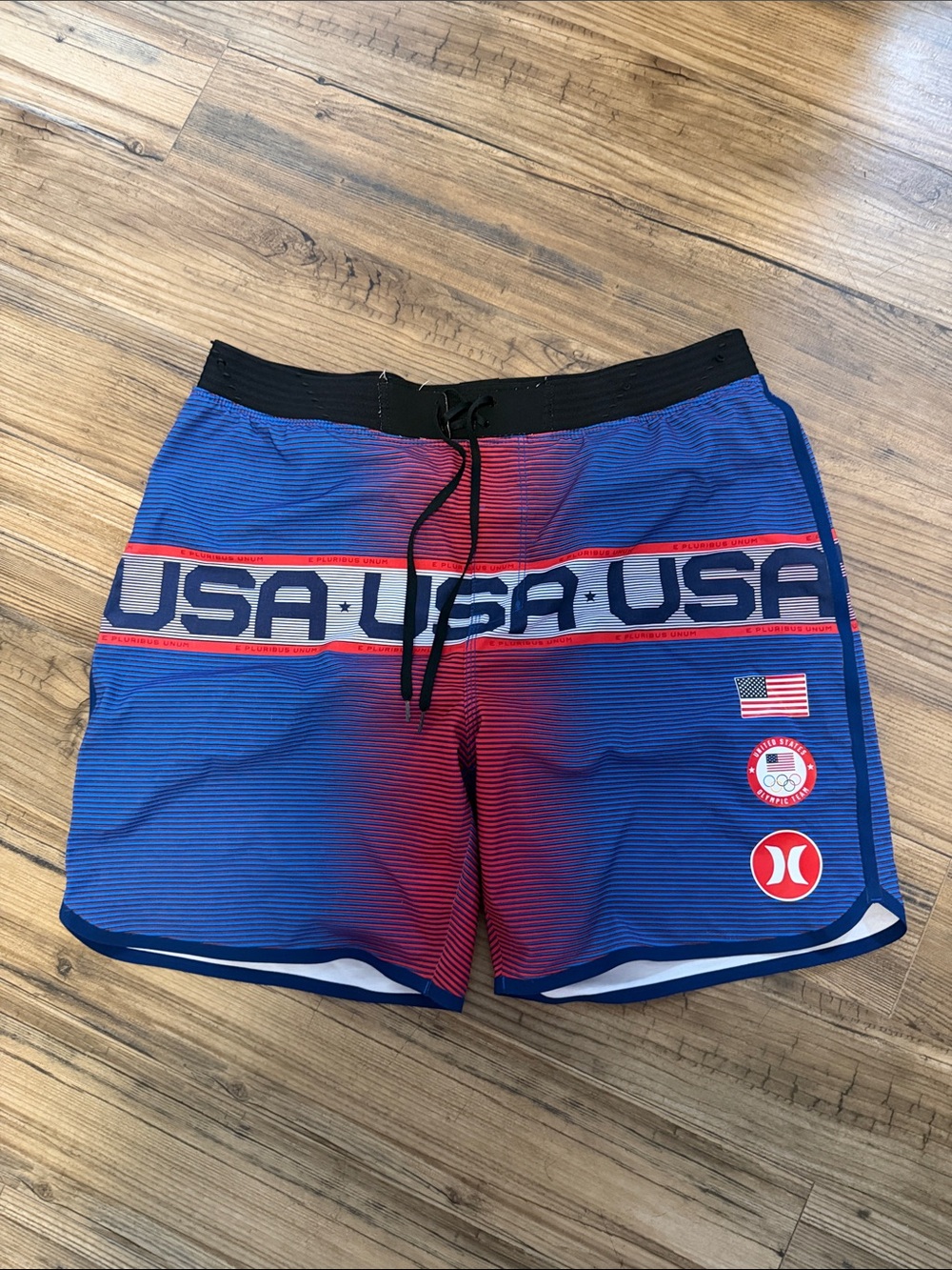 Hurley USA 🇺🇸 Olympic board shorts Black Waistband Label with White Print